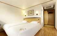 Bedroom 2 Hotel Campanile Rouen Nord - Barentin