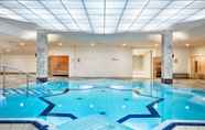 Swimming Pool 5 H+ Hotel Wiesbaden Niedernhausen