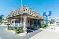 Luar Bangunan Motel 6 Kingsburg, CA