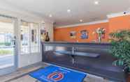 ล็อบบี้ 6 Motel 6 Kingsburg, CA