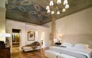 Kamar Tidur 5 Relais Santa Croce by Baglioni Hotels