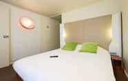 Bedroom 3 Campanile Villeneuve D'Ascq