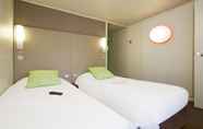 Bedroom 6 Campanile Villeneuve D'Ascq