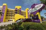 Exterior South Beach Condo Hotel by Sunsational Beach Rentals