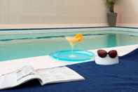 Swimming Pool Aparthotel Adagio Access Marseille Prado Perier