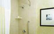 In-room Bathroom 3 Hilton Garden Inn Tri-Cities/Kennewick