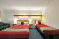 Kamar Tidur Smart Motel Bert Hinkler