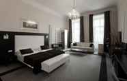 Kamar Tidur 4 Old Town Square Residence by Emblem