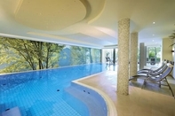 Swimming Pool Hotel Kaiser in Tirol