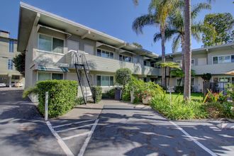 Exterior 4 La Avenida Inn