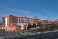 Exterior Travelodge by Wyndham Baie-Comeau