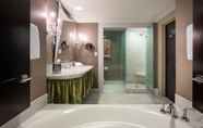 In-room Bathroom 6 Hotel Bardo Savannah