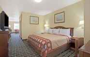 Bedroom 6 Super 8 by Wyndham Daytona Beach