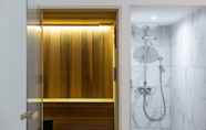 In-room Bathroom 3 Hotel Castel Brando