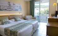 Kamar Tidur 2 Hotel GHT Oasis Tossa & Spa
