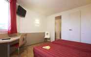 Kamar Tidur 5 Premiere Classe Avignon Courtine