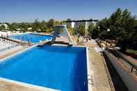 สระว่ายน้ำ Eurosol Alcanena Hotel