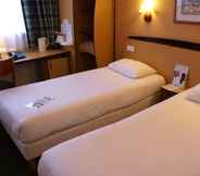 Bedroom 3 Campanile Hotel Breda
