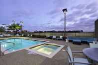 Hồ bơi Comfort Suites DFW North/Grapevine