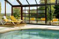 Swimming Pool Logis Hotel Luccotel