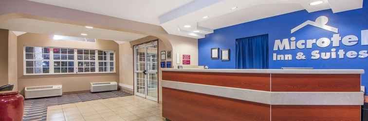 Lobby Microtel Inn & Suites by Wyndham Miami