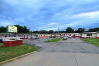 Exterior Rivers Inn Fort Madison