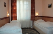 Kamar Tidur 4 Tisza Hotel