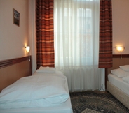 Bedroom 4 Tisza Hotel