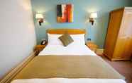 Kamar Tidur 4 The Durley Dean Hotel