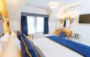 Kamar Tidur 7 The Durley Dean Hotel