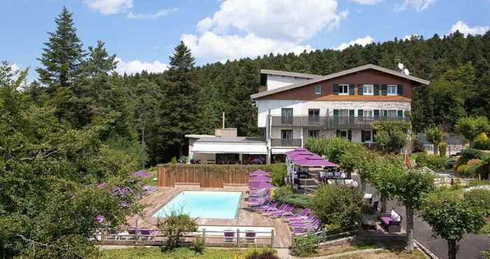 Swimming Pool Hotel Clair Matin