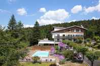 Swimming Pool Hotel Clair Matin