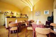 Bar, Kafe, dan Lounge Monasterium PoortAckere