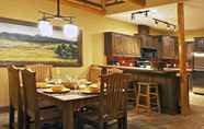 ร้านอาหาร 3 Northstar Mountain Village