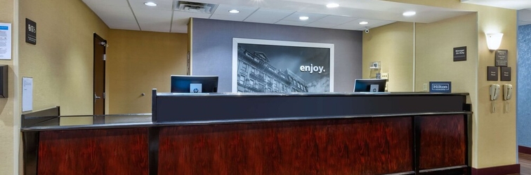 Lobi Hampton Inn Waterbury