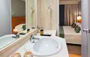 In-room Bathroom 7 Eurotel Altura