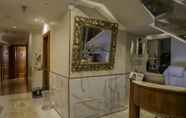 Lobby 4 Luxury Rooms H 2000 Roma