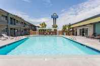 Swimming Pool Days Inn by Wyndham San Diego-East/El Cajon