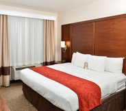 Bedroom 5 Comfort Suites Redlands