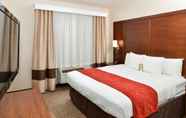 Bedroom 5 Comfort Suites Redlands