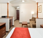 Bedroom 6 Comfort Suites Redlands