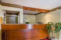 Lobby Econo Lodge Inn & Suites Old Saybrook Westbrook