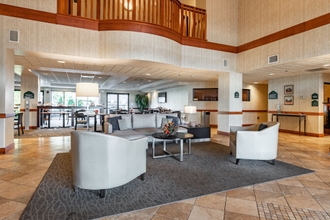 Lobby 4 Wingate by Wyndham Parkersburg/Vienna