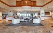 Lobby 4 Wingate by Wyndham Parkersburg/Vienna