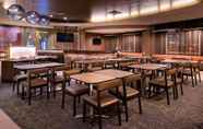 Restaurant 2 Springhill Suites by Marriott Pittsburgh North Shore