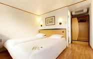 Bedroom 6 Hotel Campanile Livry Gargan