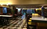 Restoran 3 Hotel Kyriad Argenteuil