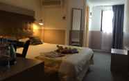 Bilik Tidur 4 Hotel Kyriad Argenteuil