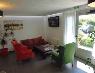 Lobi 2 Brit Hotel Mayenne