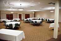 Functional Hall Quality Inn & Suites Conference Center and Water Park